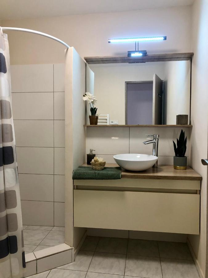 Alenso Guesthouse Хевиз Экстерьер фото