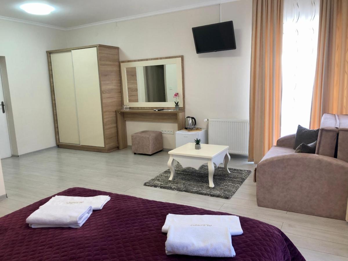 Alenso Guesthouse Хевиз Экстерьер фото