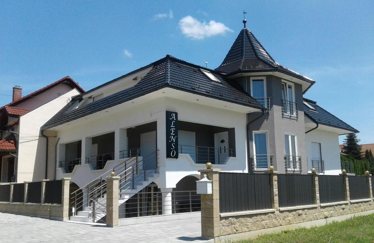 Alenso Guesthouse Хевиз Экстерьер фото