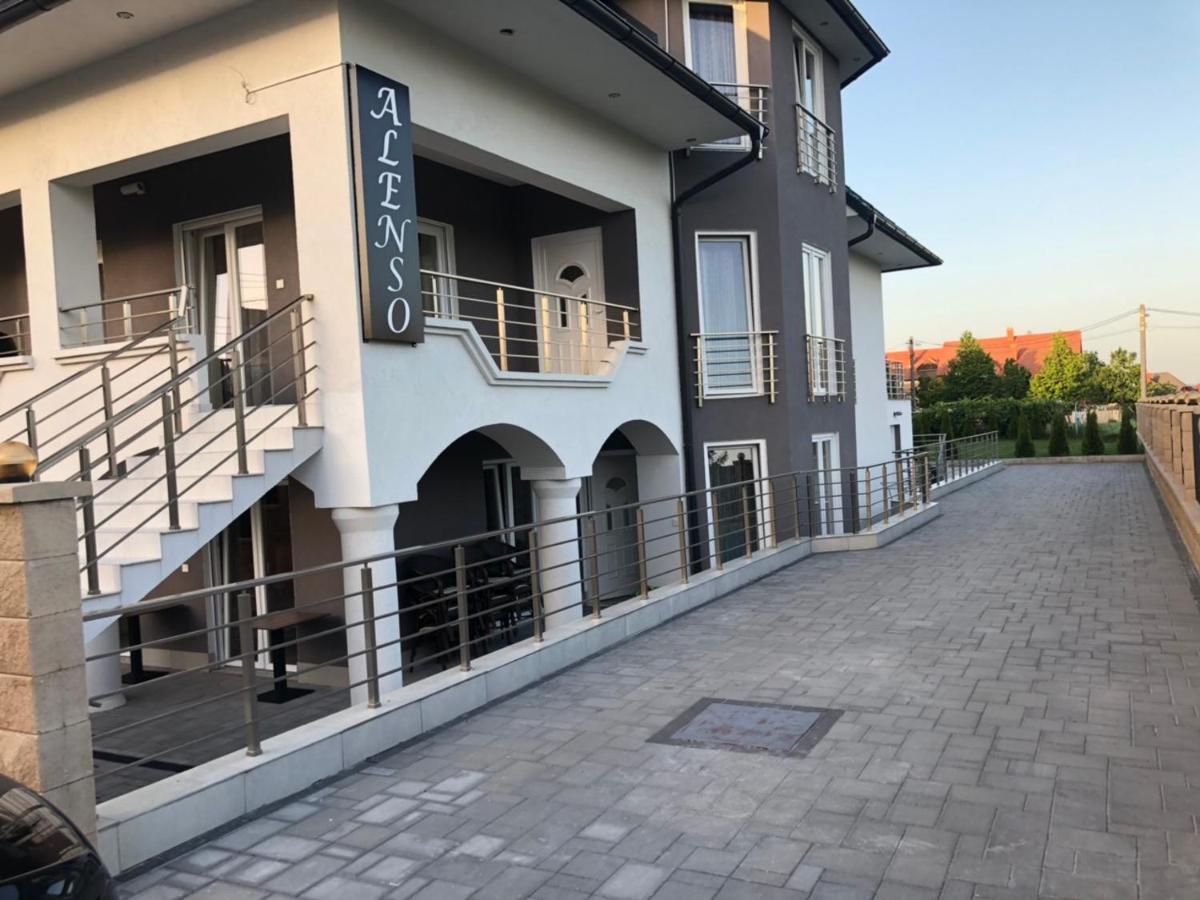 Alenso Guesthouse Хевиз Экстерьер фото